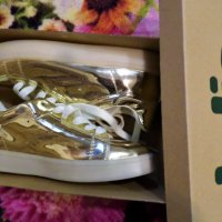 Златни обувки със светещи подметки №38, снимка 5 - Кецове - 30198258