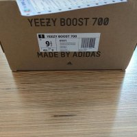 Yeezy Boost 700 перфектни нови обувки adidas с фактура размер 43 43 1/3, снимка 12 - Маратонки - 36676426