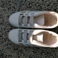 Бели обувки, снимка 2 - Детски обувки - 30536457