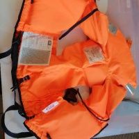Детска спасителна жилетка Helly Hansen, снимка 4 - Спортна екипировка - 44811675