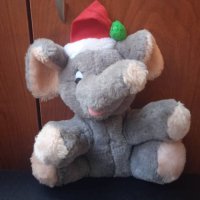 Слонче с коледна шапка (Коледа / Нова година), снимка 1 - Плюшени играчки - 42278055