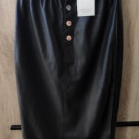 Нова кожена пола тип молив с висока талия Michelle Kеegan , снимка 1 - Поли - 37274885