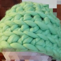 Ръчно плетена нова зимна шапка от мериносова вълна, снимка 2 - Шапки - 35462248