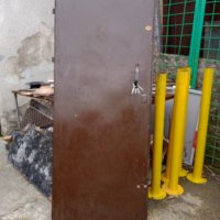 Врата Железна без каса с 3 брави и 4 панти, снимка 1 - Други - 39839463