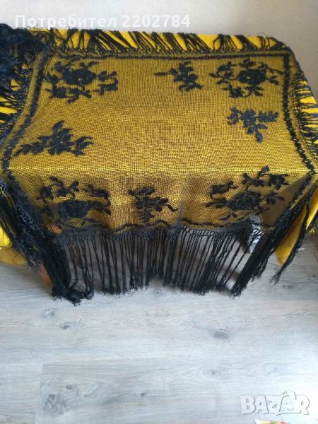 Черна покривка на една кука.Карета на една кука, снимка 1