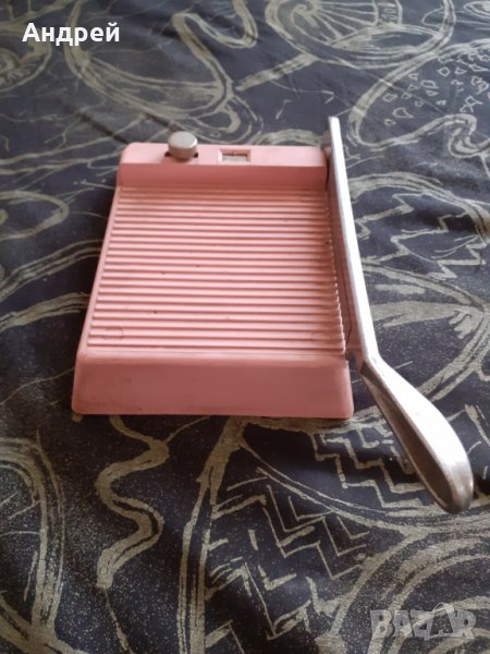 Стар уред за рязане на снимки, снимка 1