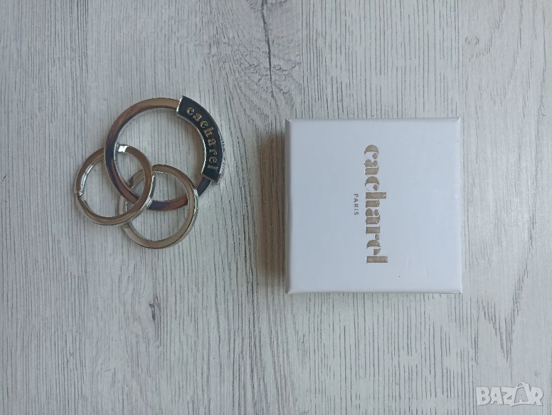 Дамски ключодържател Cacharel, снимка 1