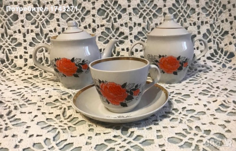 Порцеланов чайник, захарничка и чаша за чай произведени в СССР, снимка 1