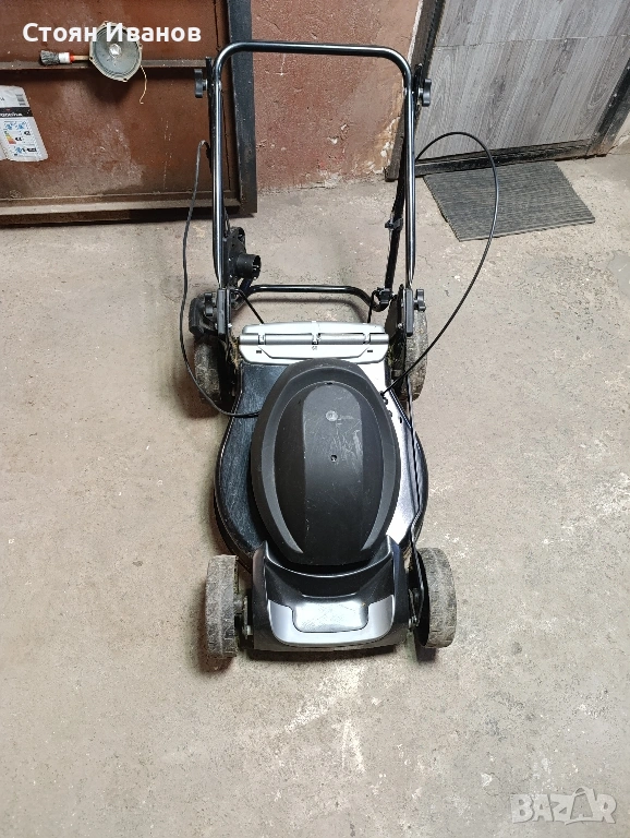 Електрическа косачка без кош,с крива ос на мотора и бие при работа, снимка 1