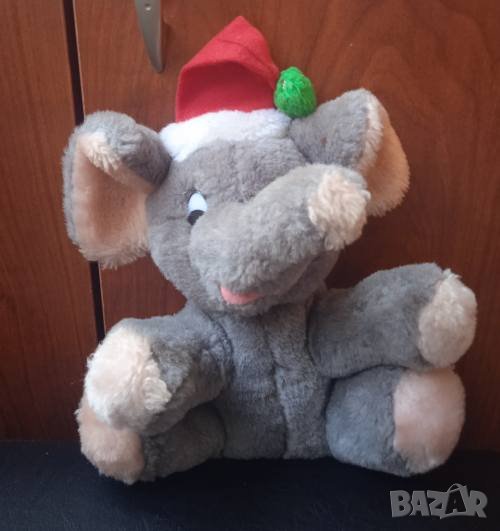 Слонче с коледна шапка (Коледа / Нова година), снимка 1