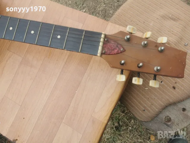 СТАРА КИТАРА ОТ СОЦА 2609261825L2, снимка 10 - Китари - 56236880