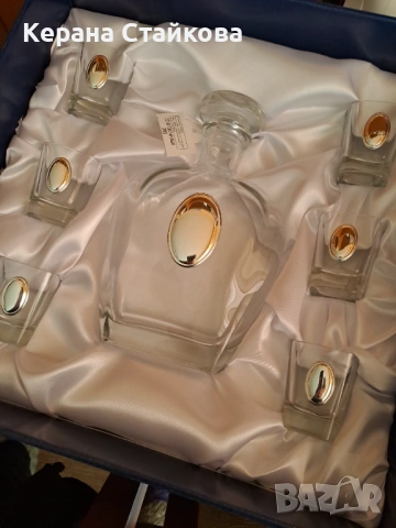 Продавам Сет бутилка и 6 чаши със сребро, снимка 2 - Сервизи - 54013699