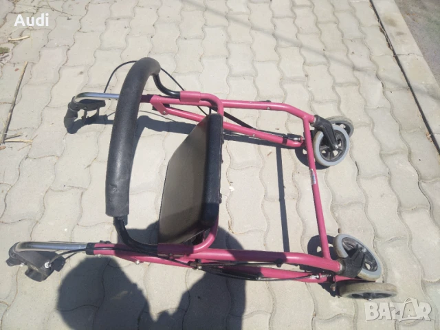 Сгъваема проходилка ролатор с мека седалка. Регулиране височината на ръкохватките. За инвалиди, възр, снимка 2 - Ролатори - 50810013