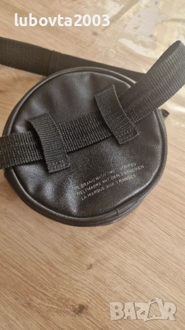 Adidas кожена оригинална кръгла чанта, снимка 3 - Чанти - 52417181