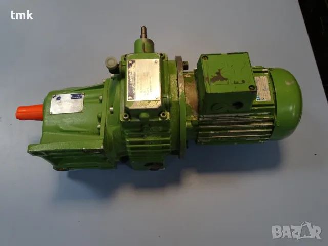 вариаторен мотор редуктор Lenze 11.712,04.10 Variable Gear motor 0.75kW, снимка 4 - Резервни части за машини - 55920093