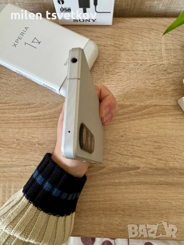 SONY Xperia 1 V, Зарядно, 2 калъфа и протектори, снимка 7 - Sony - 53064803