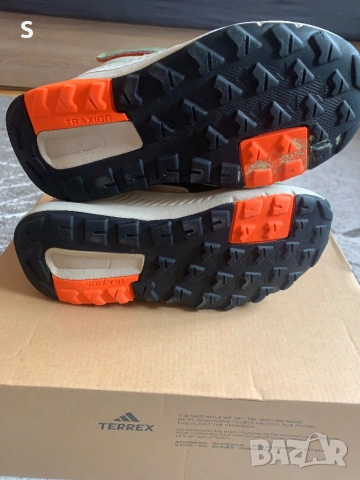 Детски Боти Adidas 30 1/2 НОВИ, снимка 5 - Детски боти и ботуши - 53946249