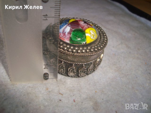 СТАРА ОРИЕНТАЛСКА ОРНАМЕНТИРАНА КУТИЙКА с ВЕНЕЦИАНСКО ЦВЕТНО СТЪКЛО И ПЛЮШ ОТВЪТРЕ за БИЖУТА 77811, снимка 3 - Антикварни и старинни предмети - 38138896