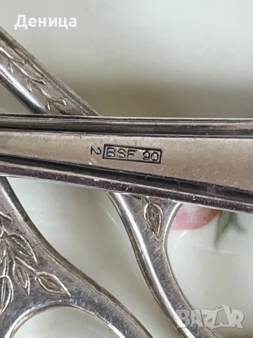 Жесток комплект за сирене Limoges Porcelaine de Sologne. Чиниите са произведени във Франция 