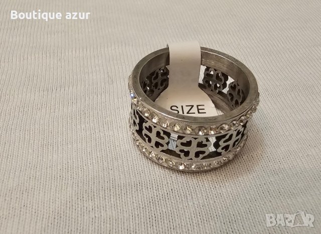 Стилен дамски пръстен от медицинска стомана Детелини с камъни цирконии