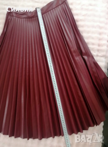 Червен кожен комплект костюм пола и блуза "Te amo" / "Те амо" размер L, снимка 5 - Поли - 52414023