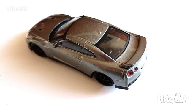 Nissan GT-R 2017 Bburago STREET FIRE 1:43, снимка 3 - Колекции - 47679829