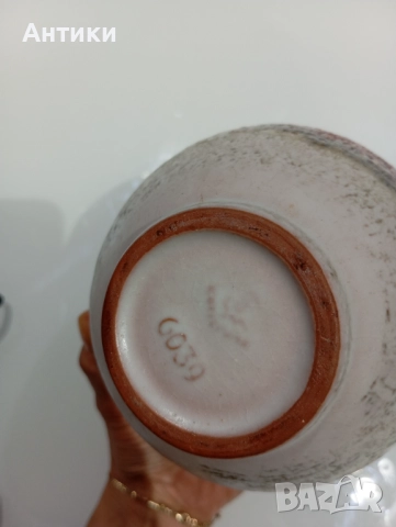 Стара керамична ваза маркирана , снимка 2 - Вази - 52528057