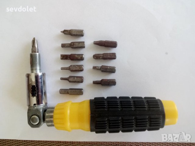 Многофункционална отвертка с накрайници.Цената е за всичко., снимка 2 - Отвертки - 51313915