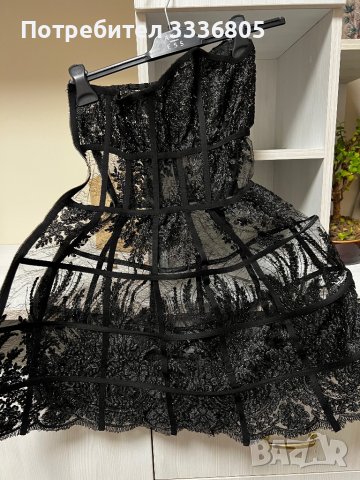 Дизайнерска дантелена рокля