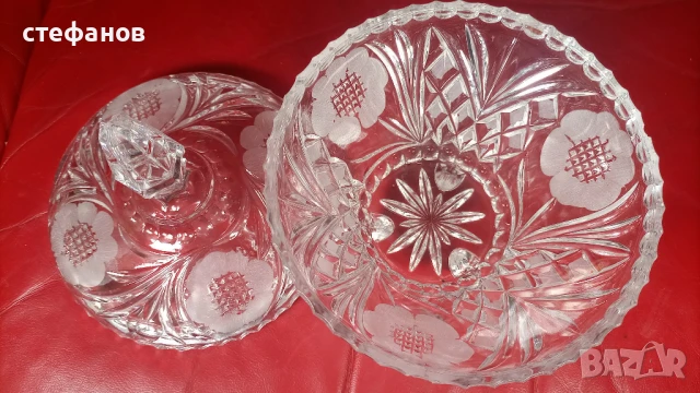 Масивна кристална бонбониера с капак, крачета, снимка 6 - Прибори за хранене, готвене и сервиране - 50983608