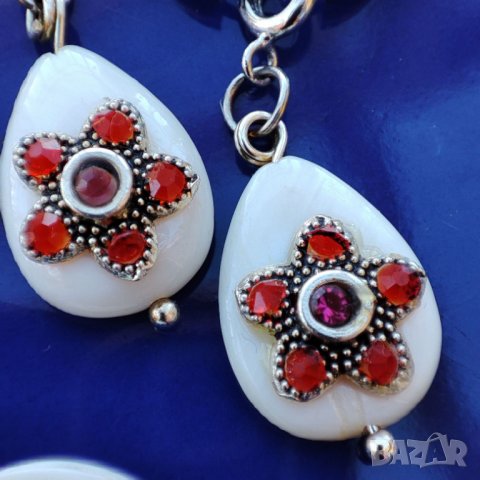 Висулки от седеф с инкрустирани кристалчета, снимка 15 - Колиета, медальони, синджири - 39321140