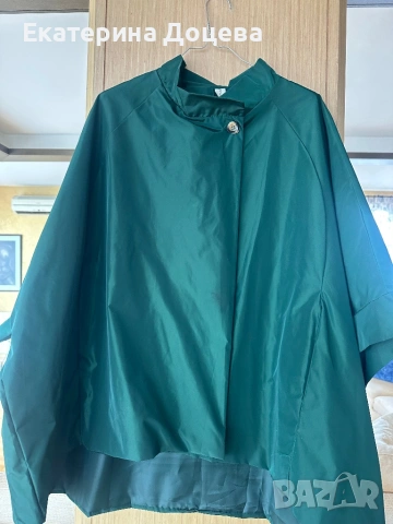 Тъмнозелена пелерина с копче, снимка 3 - Якета - 53932127