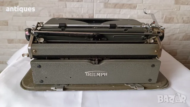 Стара пишеща машина TRIUMPH Perfekt - Germany - 1940" година, снимка 7 - Антикварни и старинни предмети - 50068408