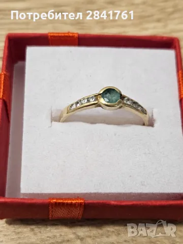 Златен пръстен 18К проба 750 със зелен и бели камъни, снимка 2 - Пръстени - 48989044