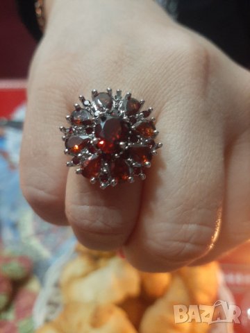 Красив дамски пръстен със разноцветни камъчета , снимка 1 - Пръстени - 35291700