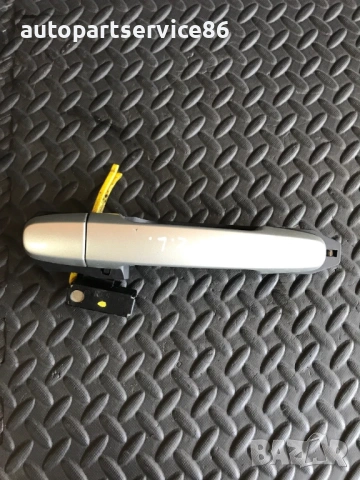 Външна дръжка задна лява врата сребриста за Toyota Avensis (2003-2007) 242305