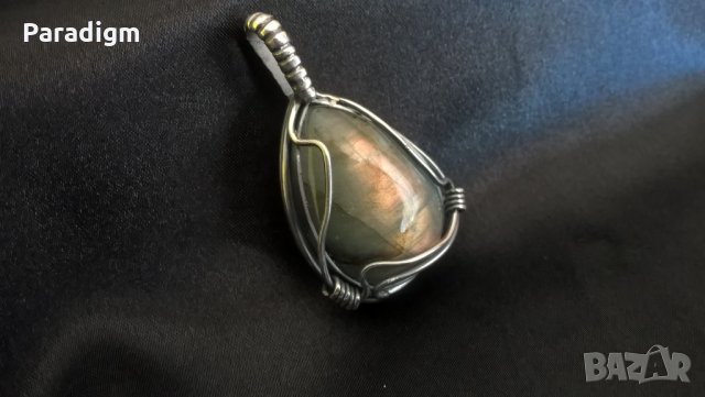 Сребърен медальон с лабрадорит, снимка 2 - Колиета, медальони, синджири - 29330742