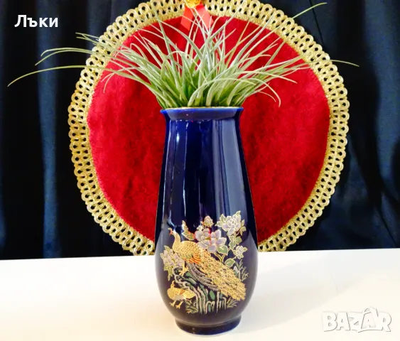 Ваза японски порцелан,злато,пауни,цветя. 