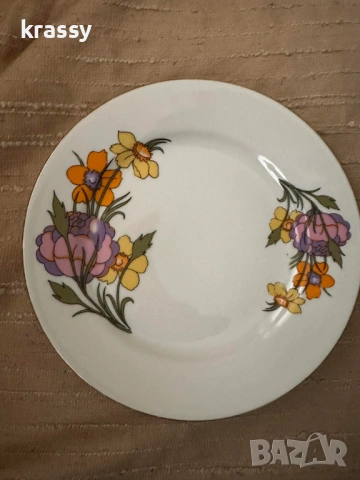 НОВ български сервиз за хранене от порцеланови чинии за десерт (6 бр.)