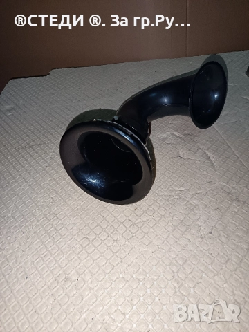 басрефлектор (bass reflex port) от JBL 