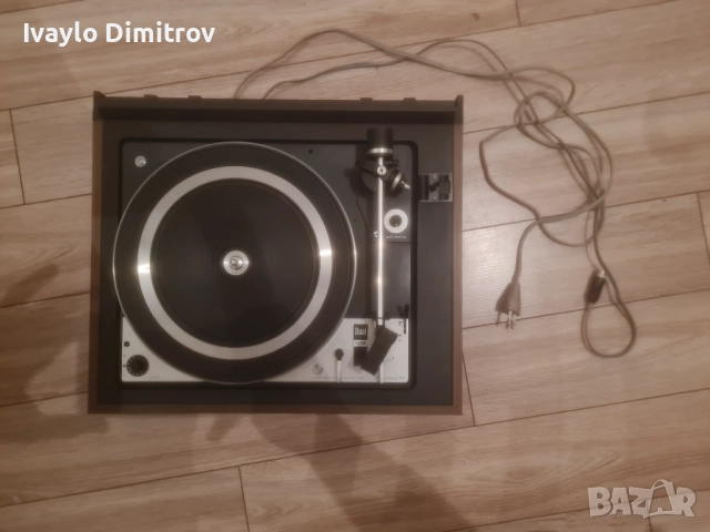 Немски грамофон Dual 1228 без капак и доза, снимка 2 - Грамофони - 52188888