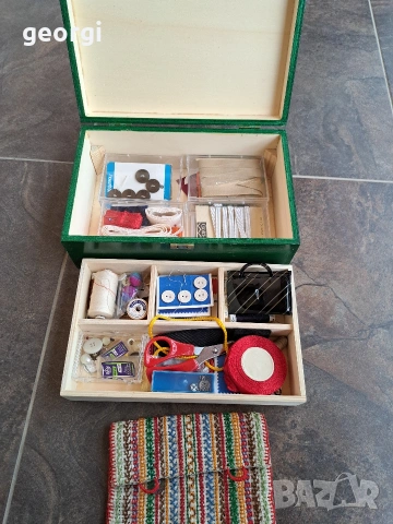 дървена кутия несесер с шивашки принадлежности 34/4