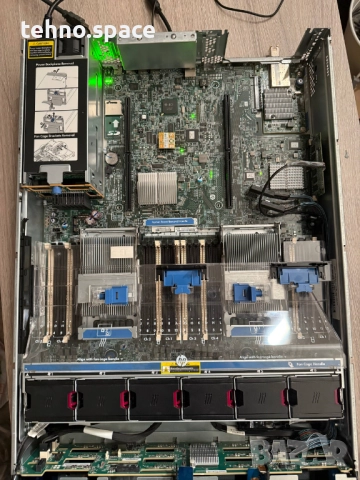 Сървър HP DL380p gen 8- много подходящ за Дата База, снимка 7 - Работни компютри - 52188516