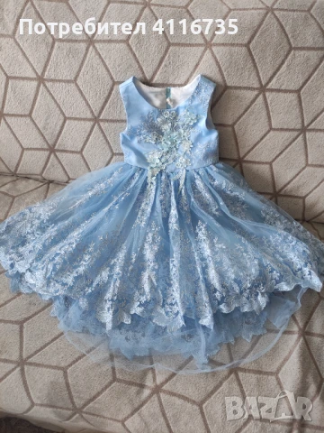 Разкошна рокля за 4-5 г, снимка 1