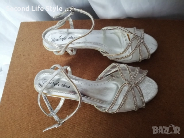 №40 Дамски сандали с отворени пръсти и нисък ток; с кристали и огледален ток; сребрист цвят, снимка 7 - Сандали - 53042656