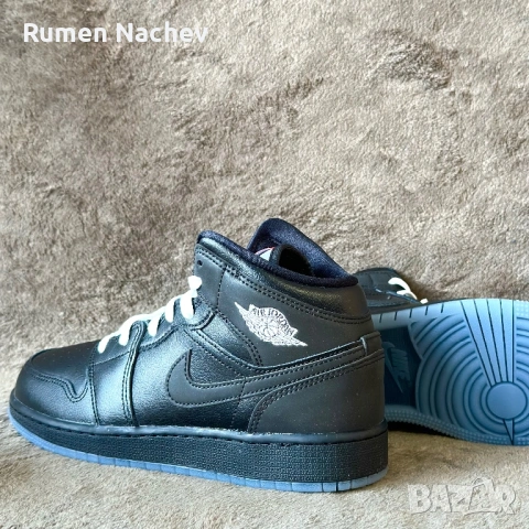 оригинални Jordan 1 Mid 37,5, снимка 3 - Маратонки - 53939247