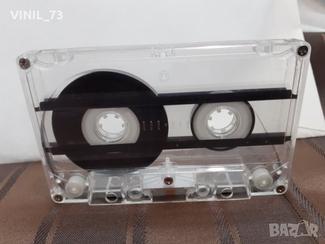 Едно Ферари С Цвят Червен, снимка 2 - Аудио касети - 32182018