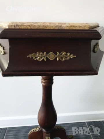 73см стара френска барокова дървена масичка/шестоъгълна маса/мраморен плот/дърво с бронзов обков, снимка 2 - Антикварни и старинни предмети - 46474934