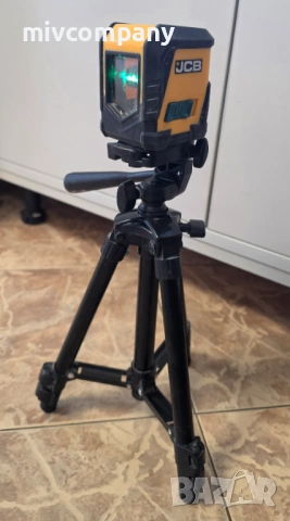Професионален лазерен нивелир с тринога JCB CLL-G , самонивелиращ