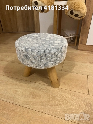 Три броя килимчета и табуретка лот, снимка 5 - Пътеки - 53813950